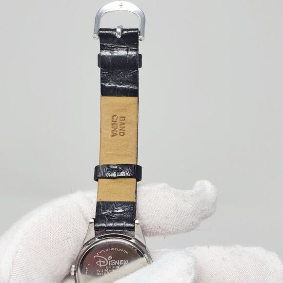 Vintage Disney X Seiko Tinker Bell Leather Watch - Picture 7 of 11